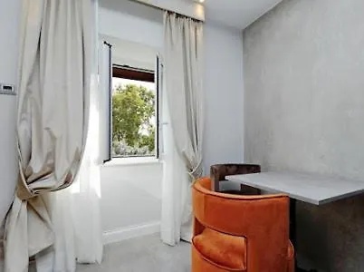 לינה וארוחת בוקר Relais Aquarium 4*